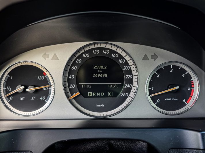 MERCEDES BENZ C320