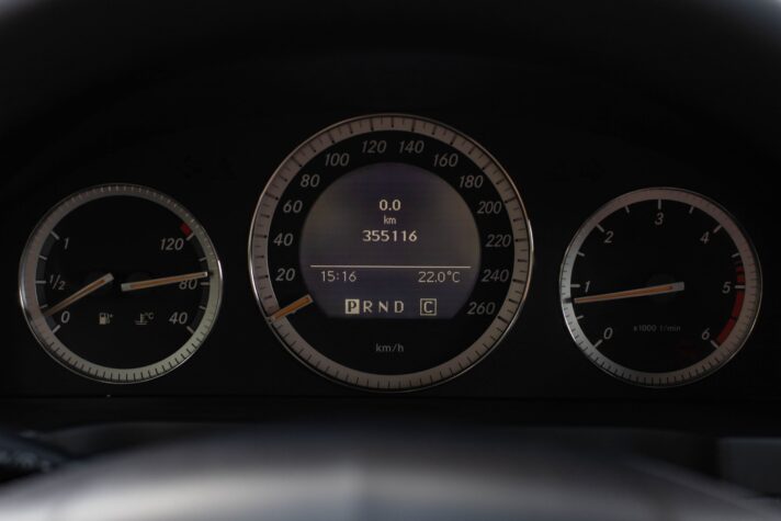 MERCEDES BENZ C220