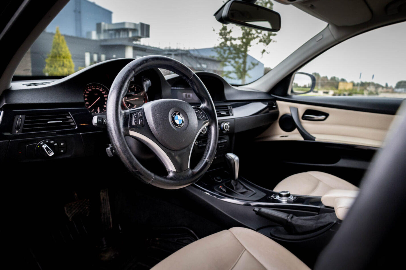 BMW 330