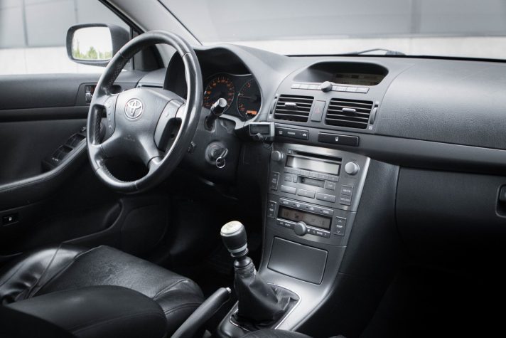 TOYOTA AVENSIS