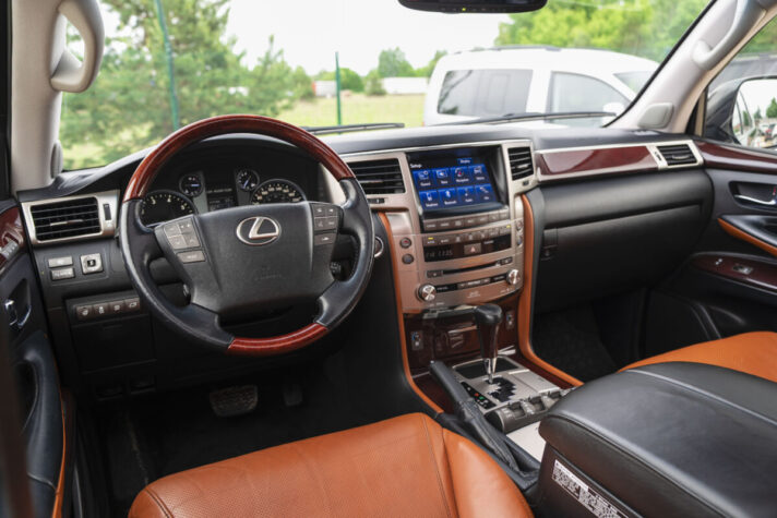 LEXUS LX 570