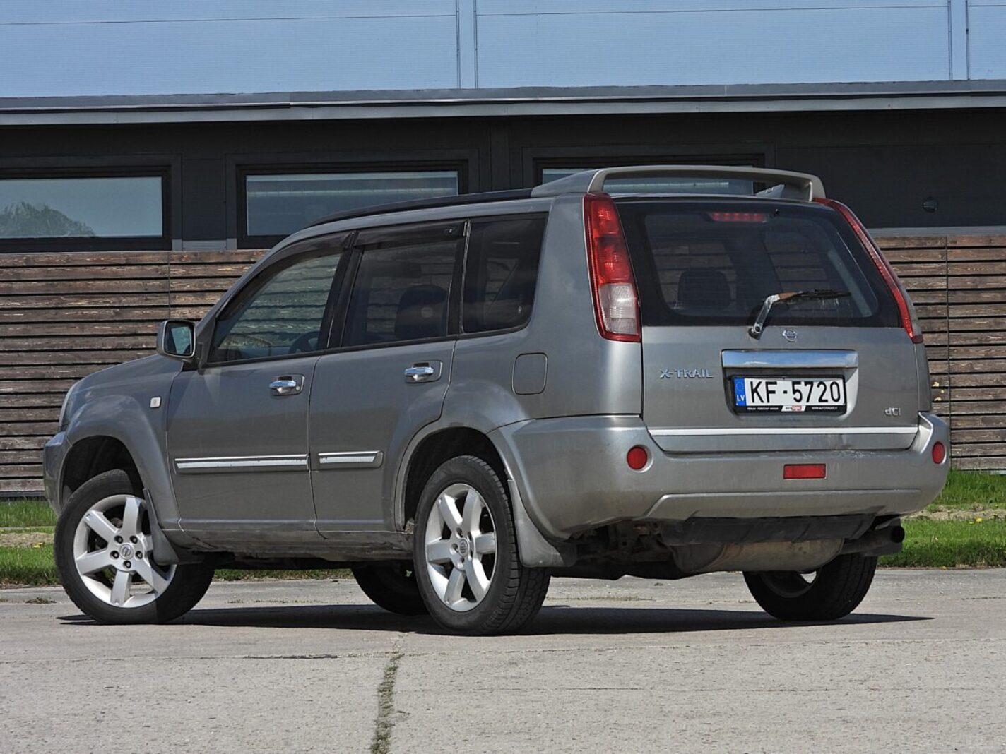NISSAN X-TRAIL