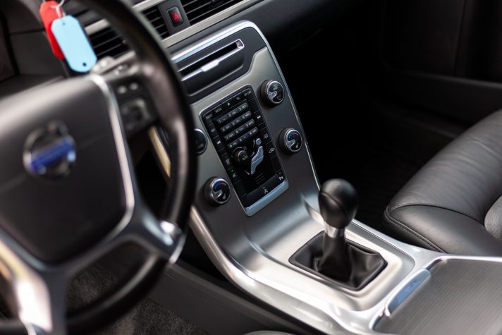 VOLVO V70 TWILIGHT BRONZE