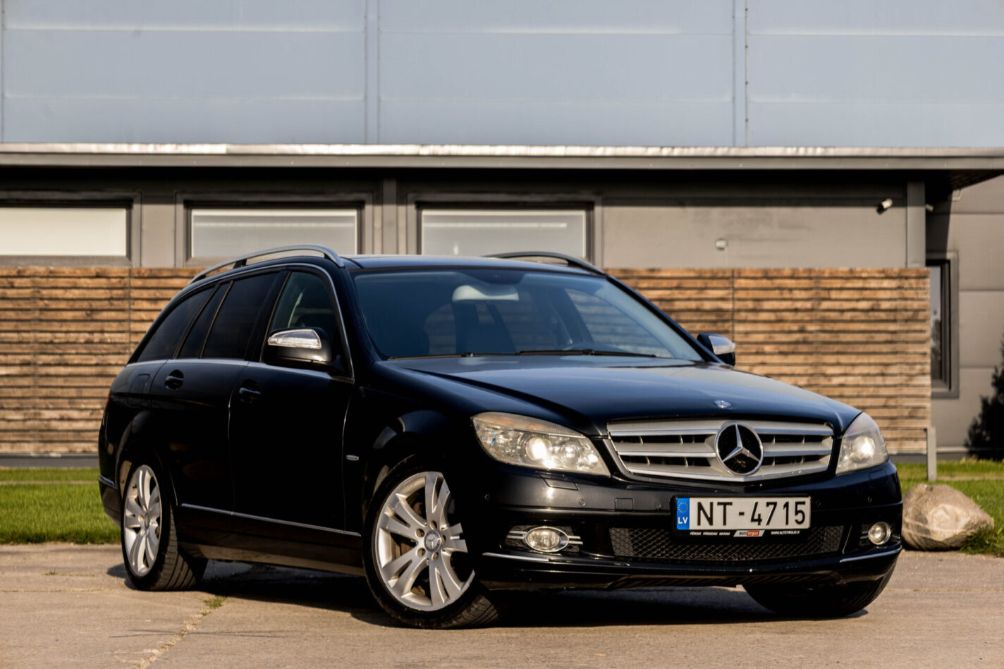 MERCEDES BENZ C320