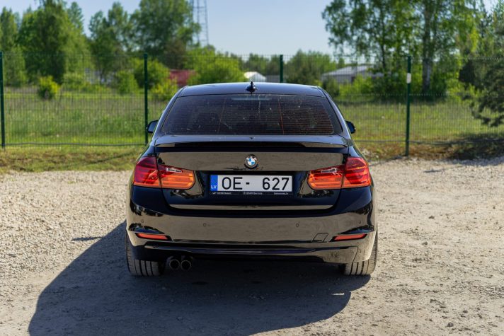BMW 330