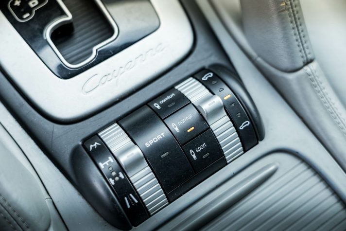 PORSCHE CAYENNE