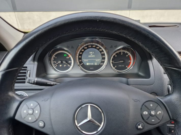Tīko ievest no Beļģijas Mercedes C 200 Automātiskā ātrumkārba.