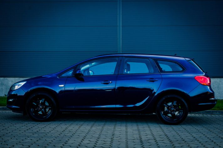 OPEL ASTRA SPORTS TOURER