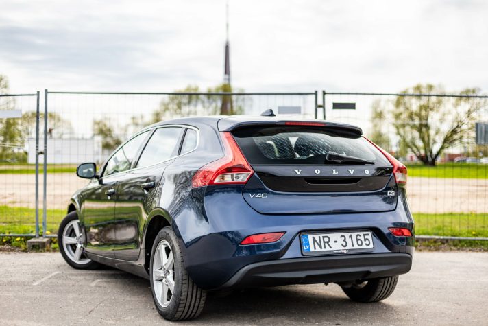 VOLVO V40