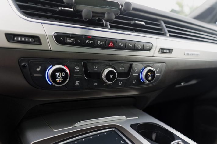 AUDI Q7 S-LINE