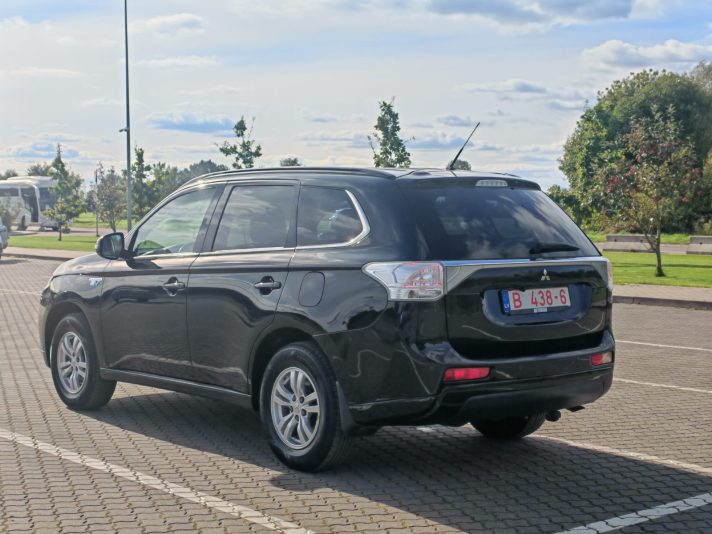Mitsubishi Outlander PHEV CVT, 203hp, 2014