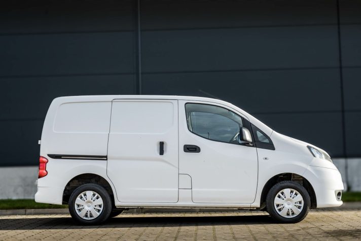 NISSAN NV200