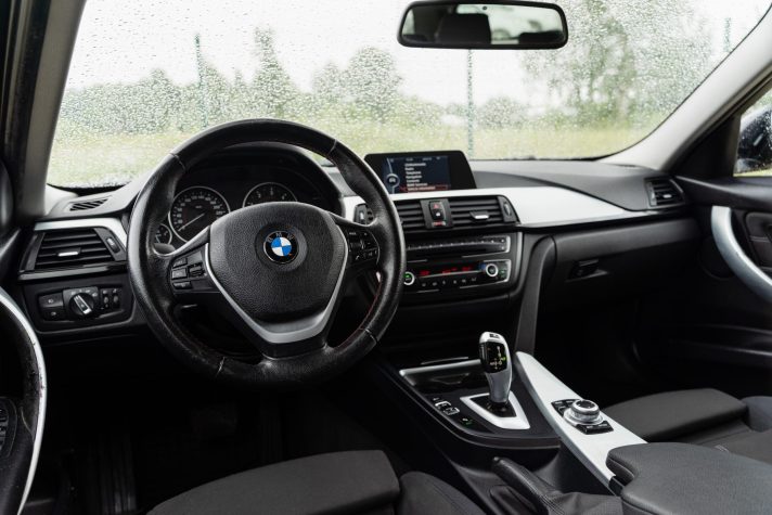 BMW  318