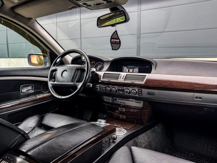 BMW 730