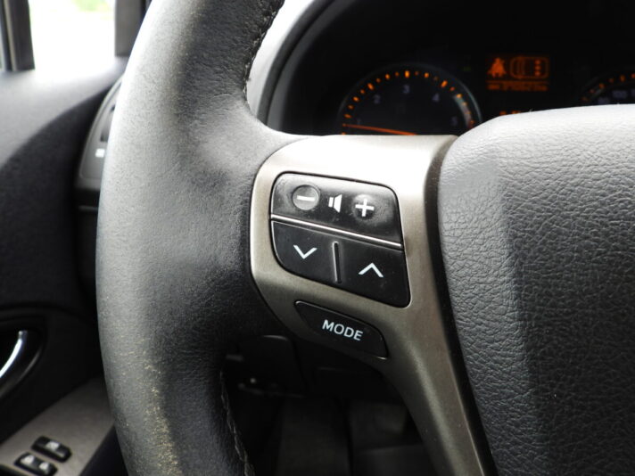 TOYOTA AVENSIS