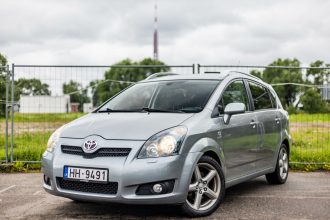 TOYOTA COROLLA VERSO
