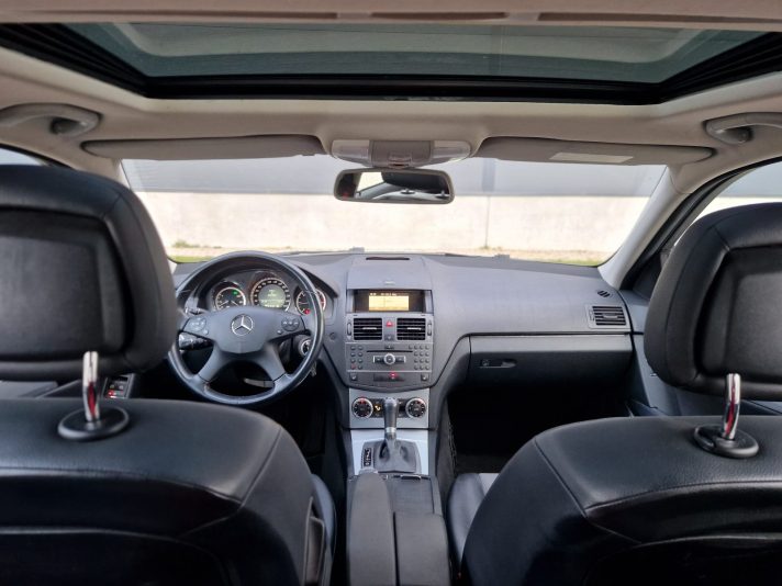 Tīko ievest no Beļģijas Mercedes C 200 Automātiskā ātrumkārba.