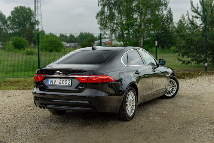 JAGUAR XF