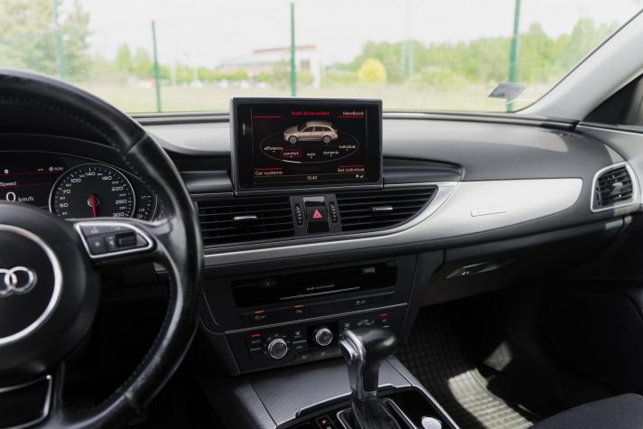 AUDI A6 AVANT QUATTRO S-LINE
