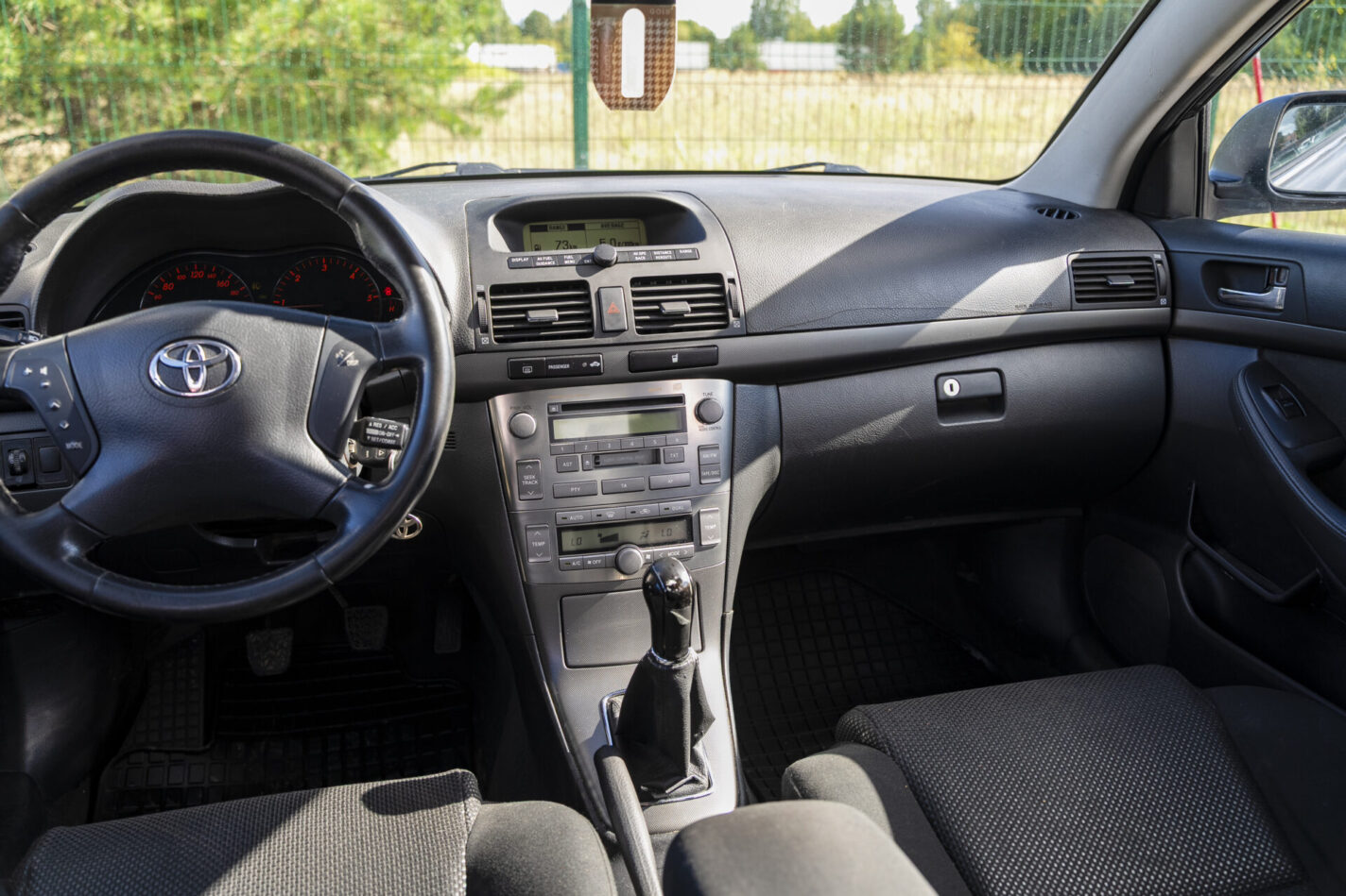 TOYOTA AVENSIS