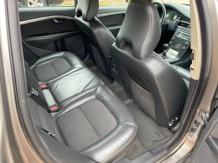 VOLVO V-70