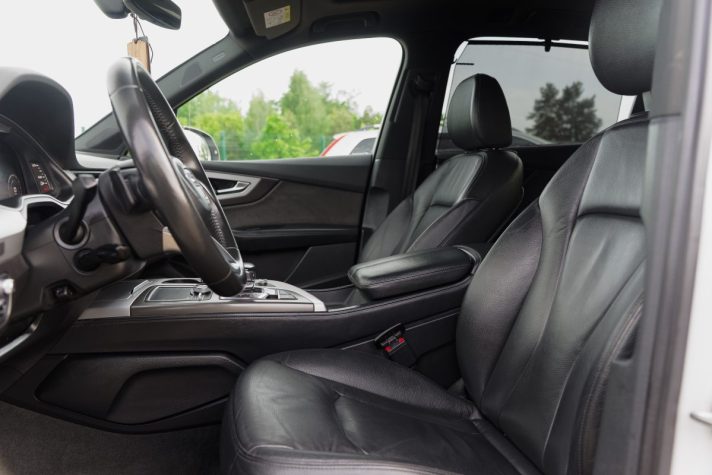 AUDI Q7 S-LINE
