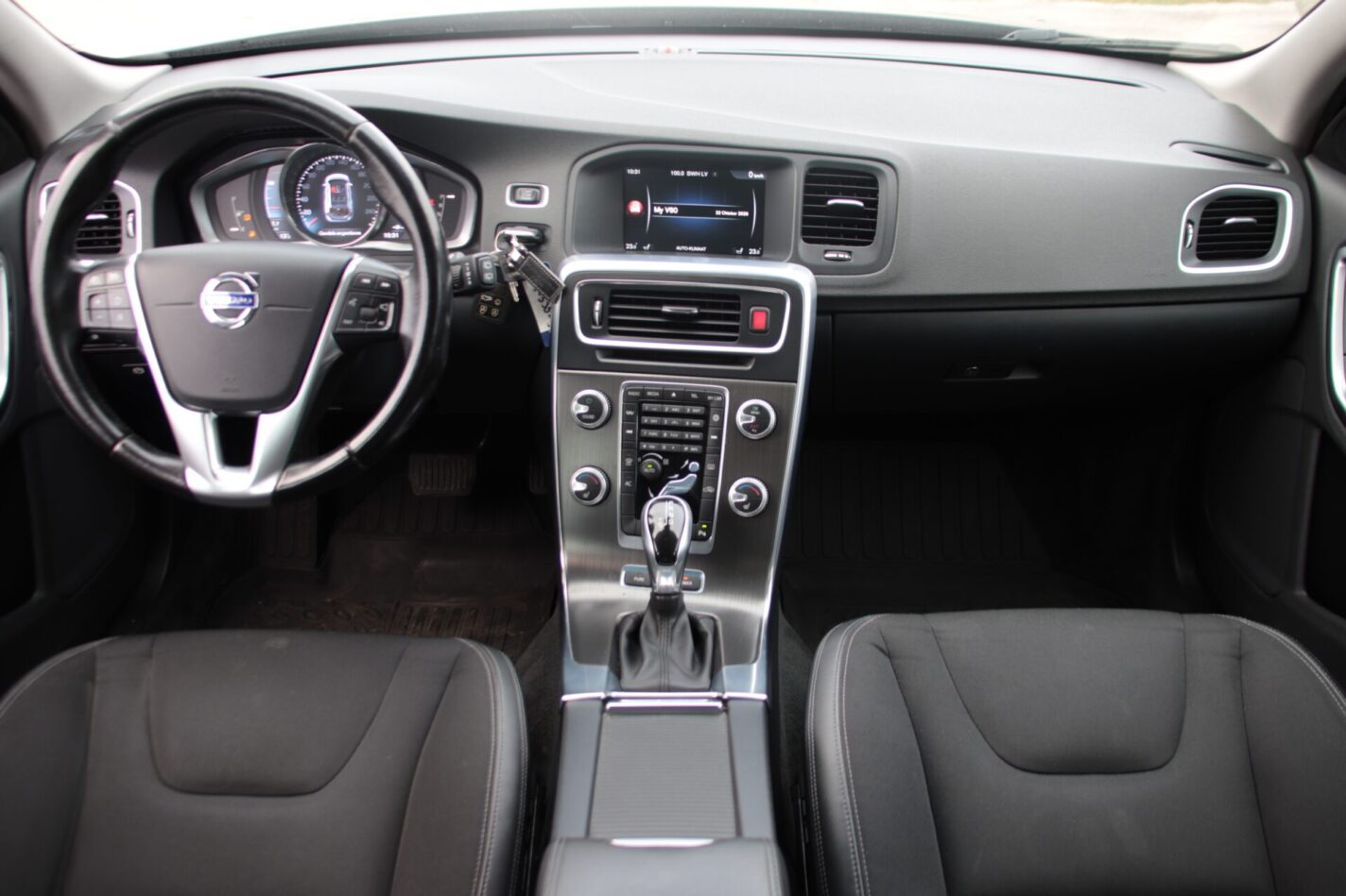 VOLVO V60 TWIN ENGINE