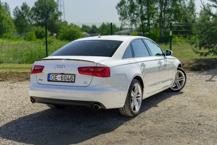 AUDI A6 LIMOUSINE QUATTRO