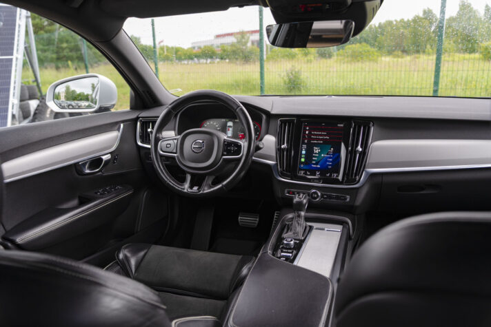 VOLVO V90 R-DESIGN