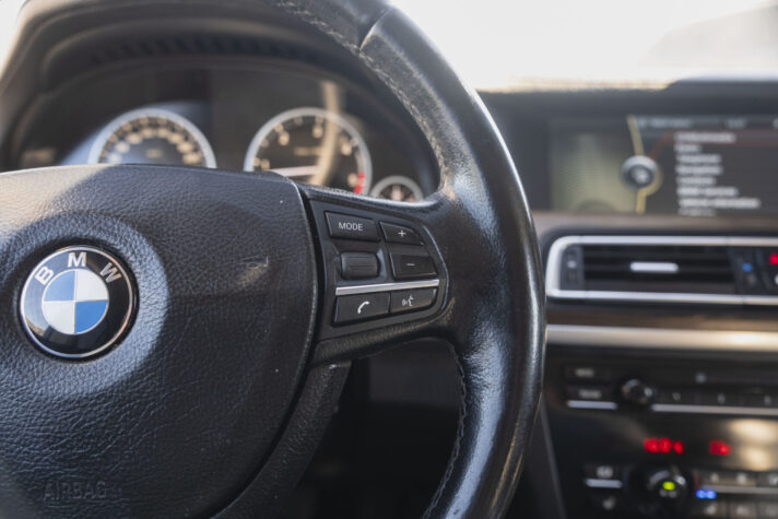 BMW 730