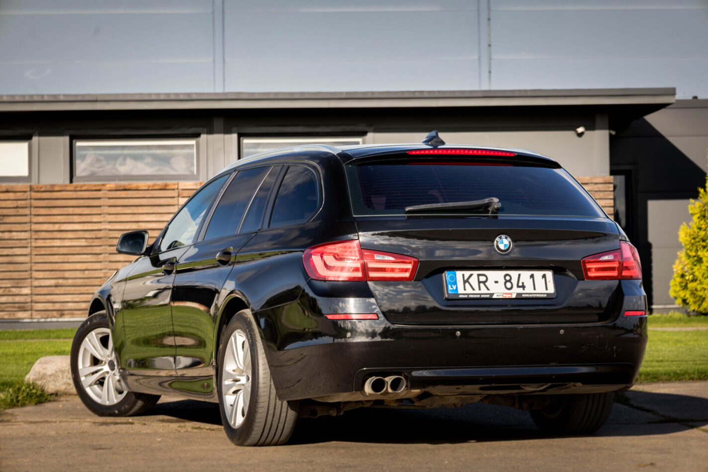 BMW 525