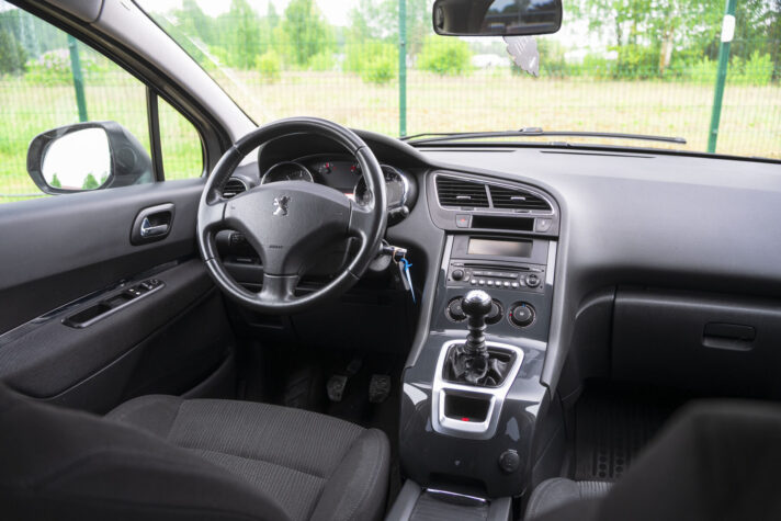 PEUGEOT 5008