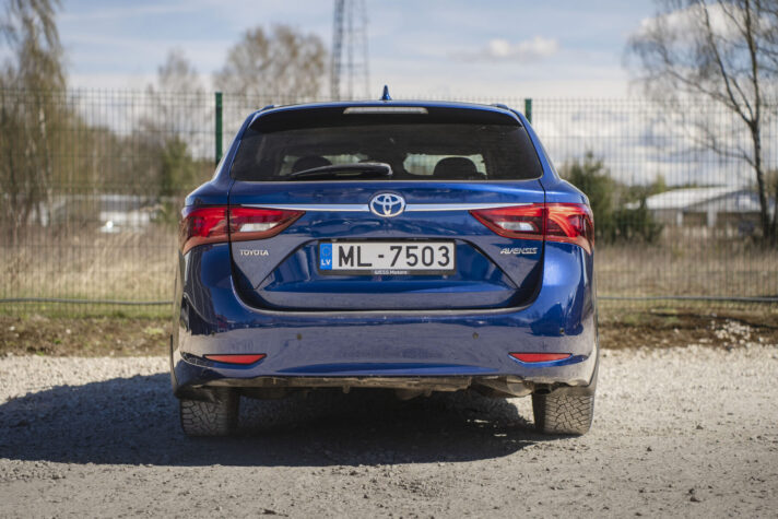 TOYOTA AVENSIS