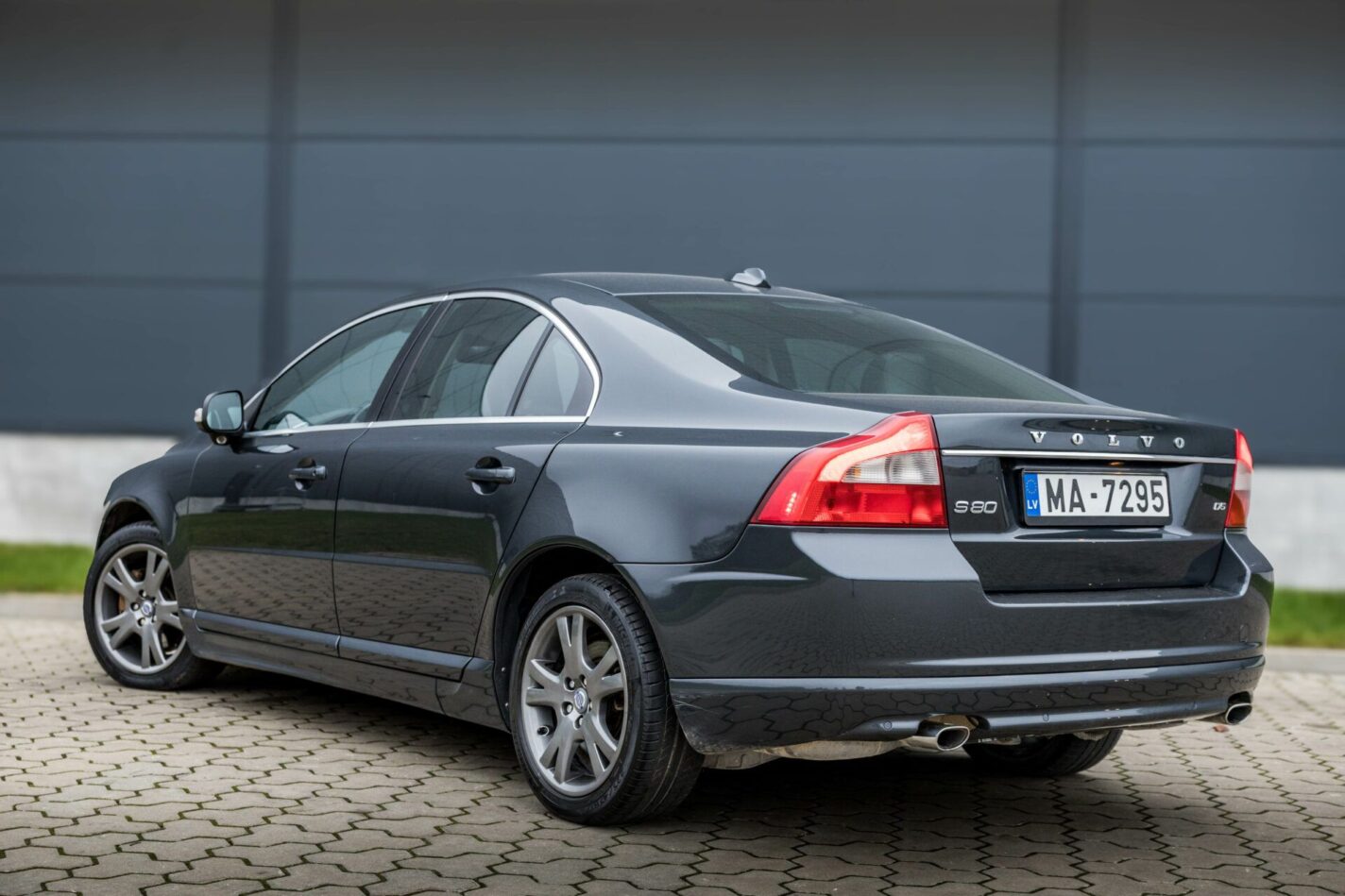 VOLVO S80