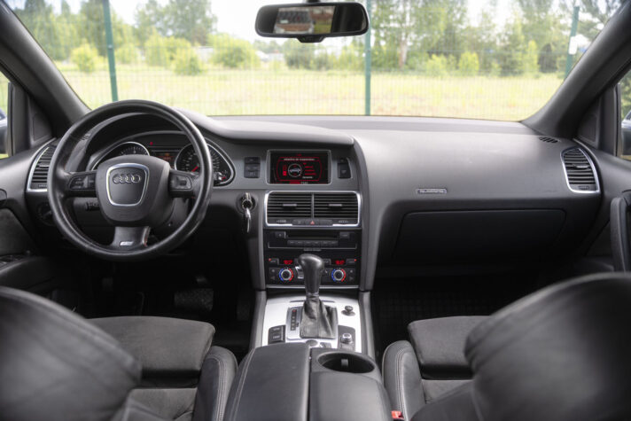 AUDI Q7 S-LINE