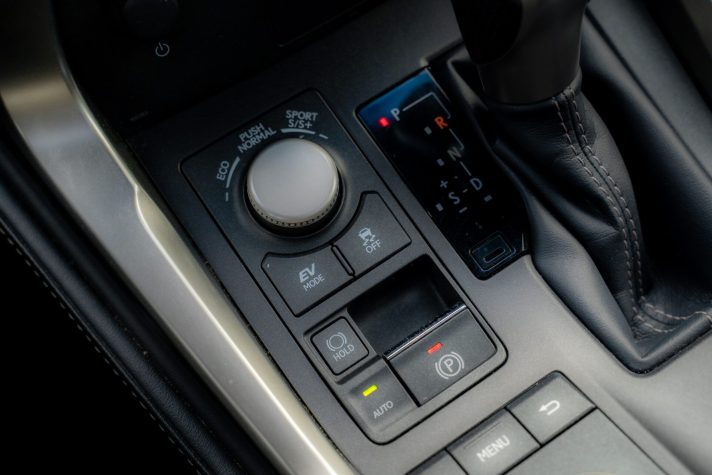 LEXUS NX300H