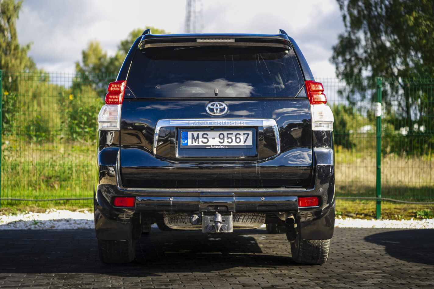 TOYOTA LAND CRUISER
