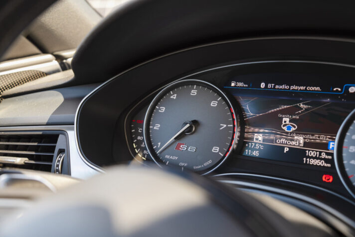 AUDI S6 AVANT