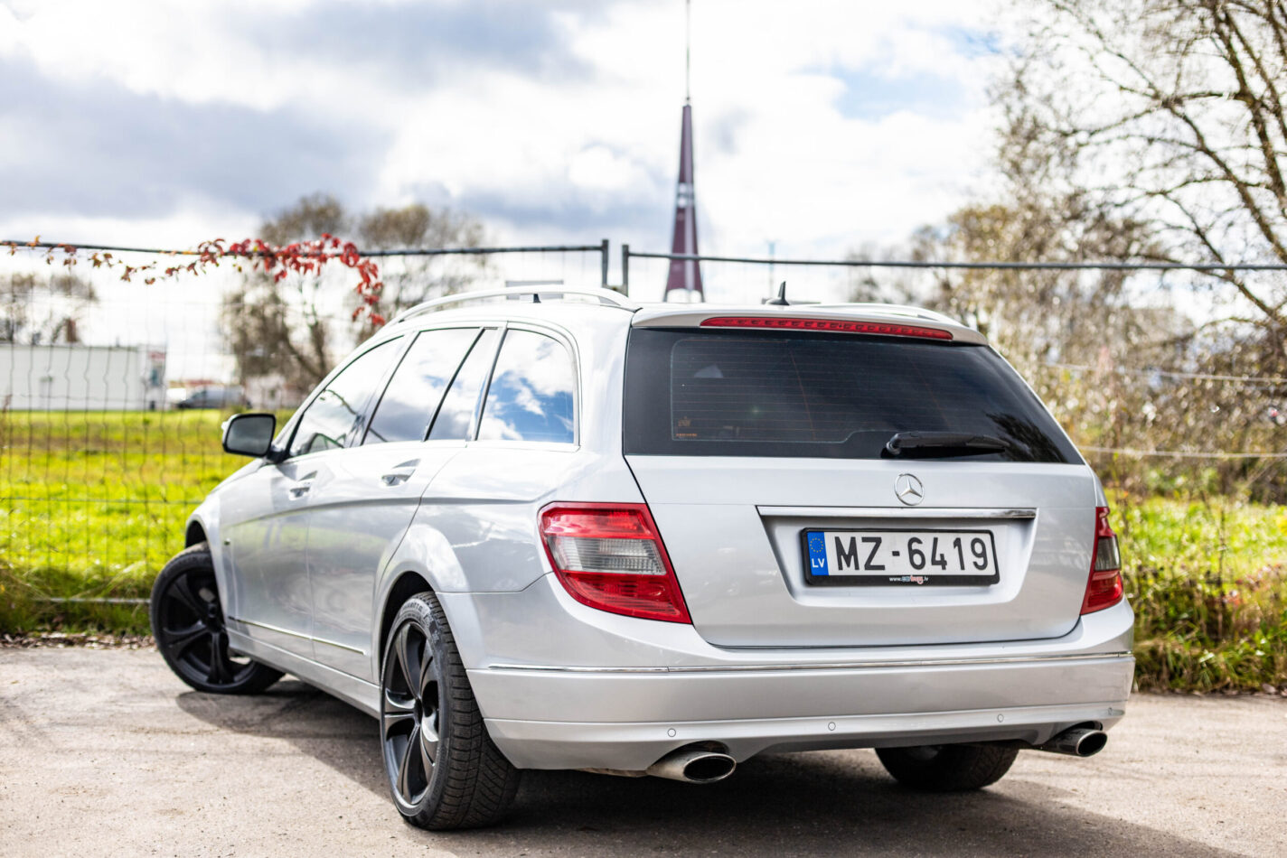MERCEDES BENZ C320
