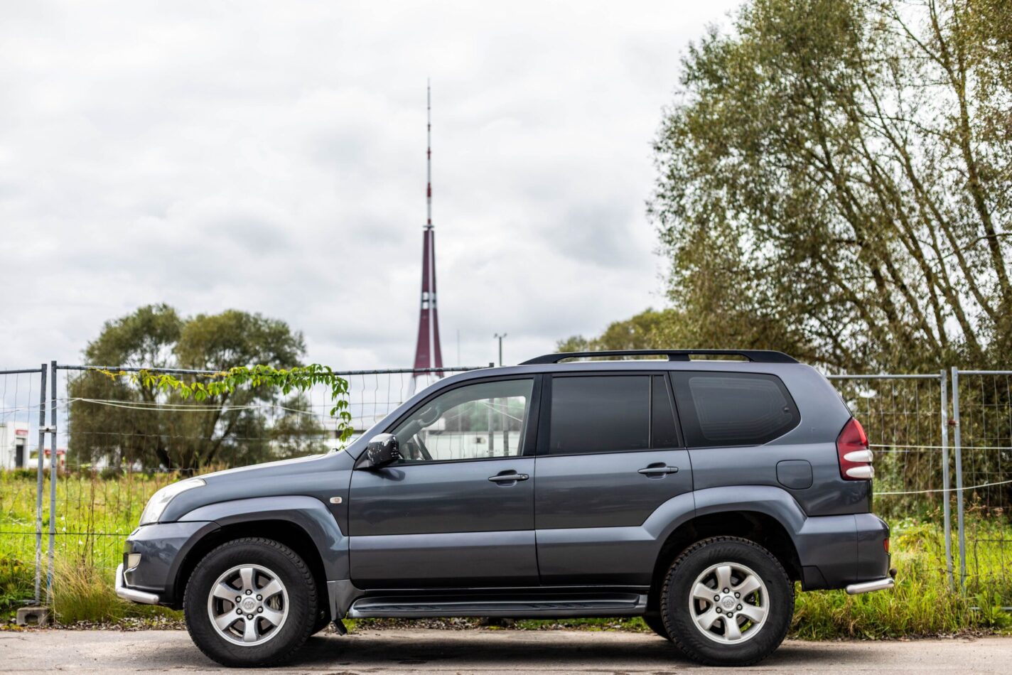 TOYOTA LAND CRUISER