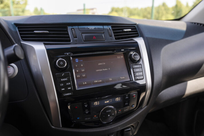 NISSAN NP300 NAVARA
