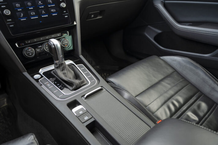VW PASSAT R-LINE