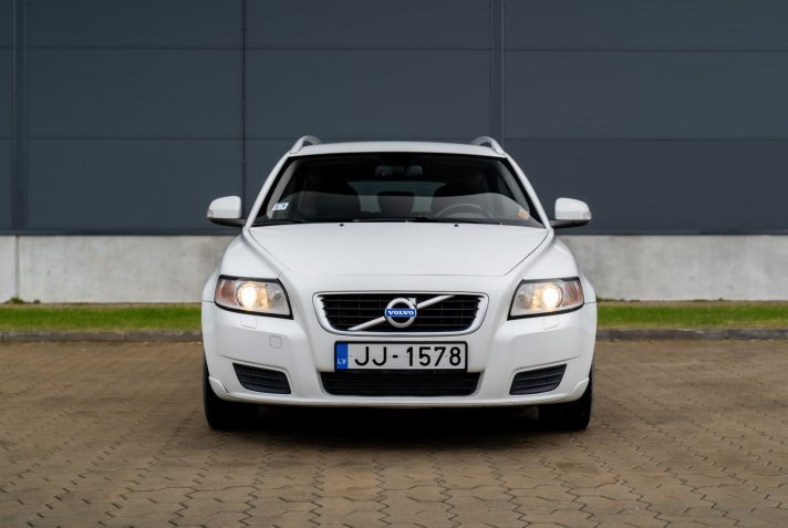 VOLVO V50