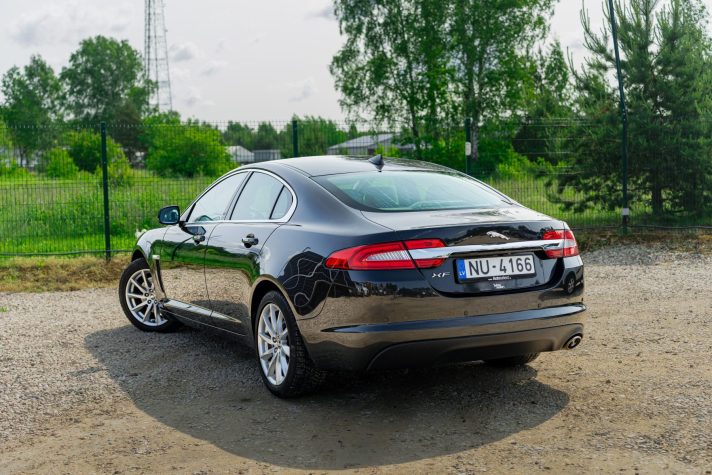 JAGUAR XF