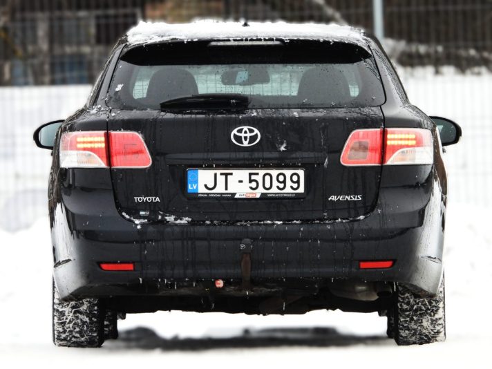 TOYOTA AVENSIS