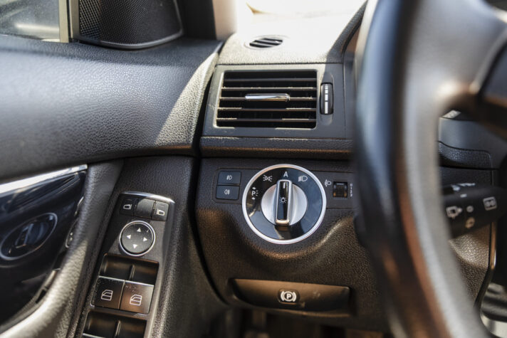 MERCEDES BENZ C200
