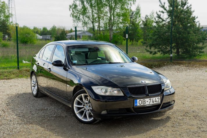 BMW 330