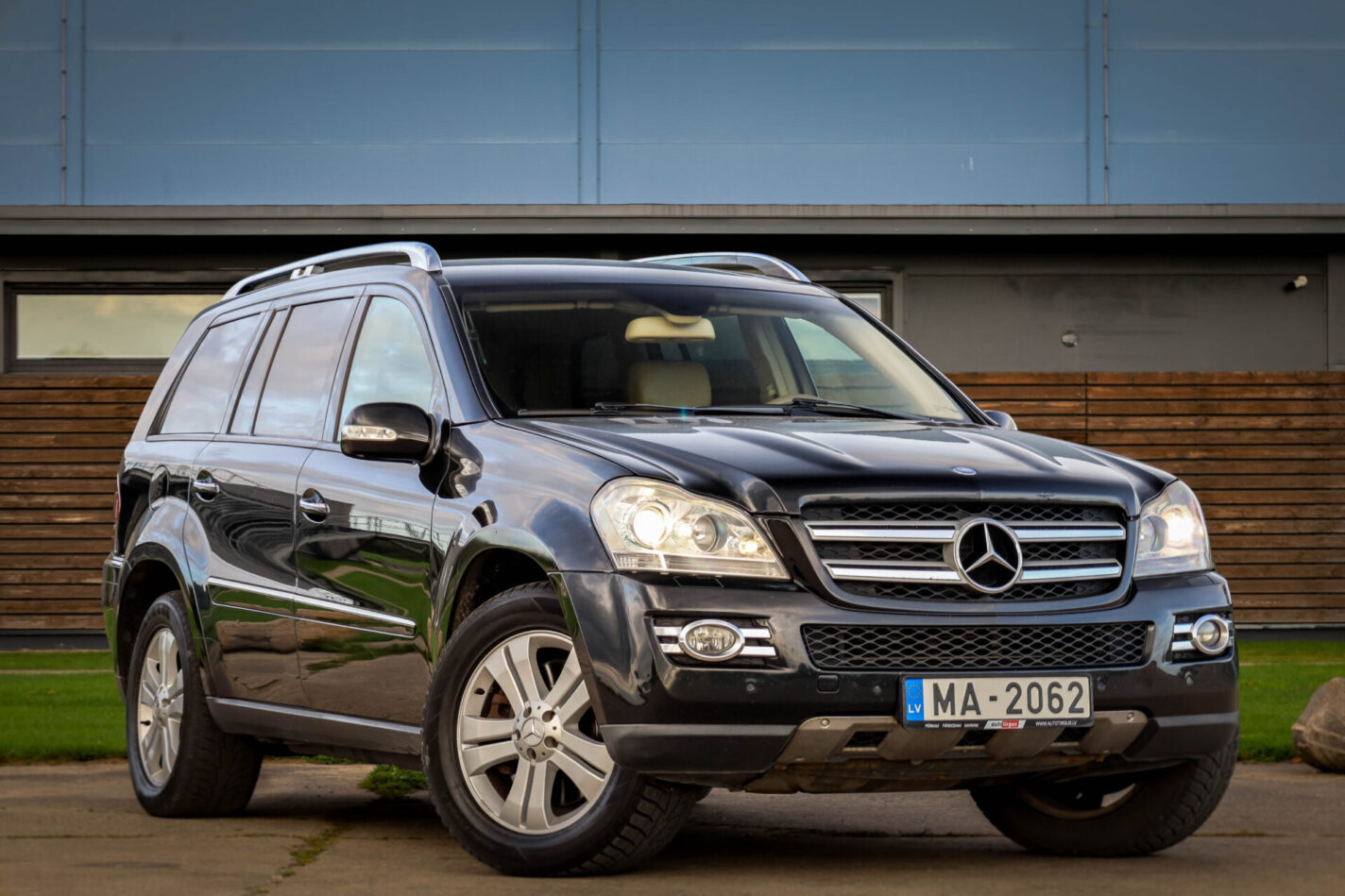 MERCEDES BENZ GL320