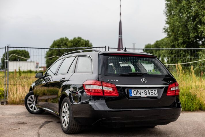 MERCEDES BENZ E220