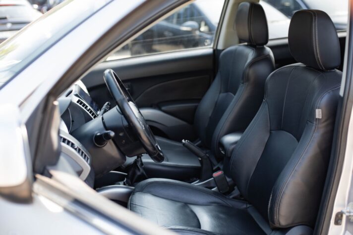 PEUGEOT 4007